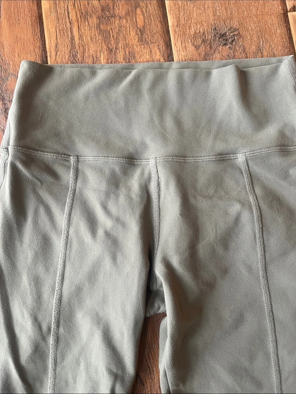 ALO Yoga Olive Green High-Waist Leggings - Size Medium